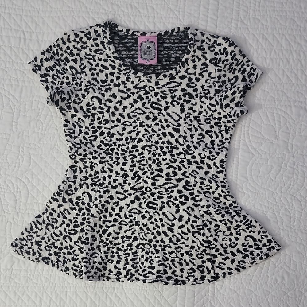 🐞4/$10🐞 Girls Off White And Black Leopard Print Peplum Top Size Large